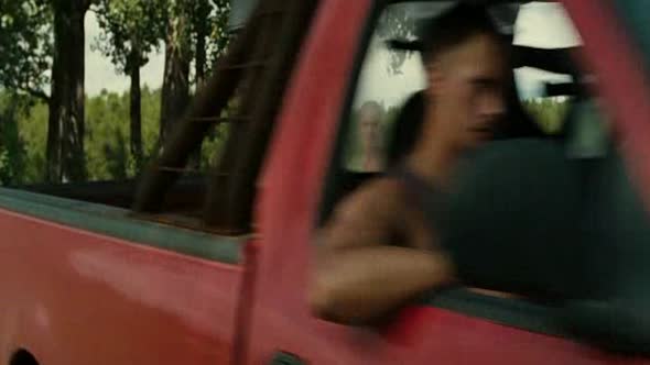 Náhled Strašáci-CZ-dabing---Thriller,-USA,-2011-(nejlepsi-filmy.mypage.cz).avi (3)