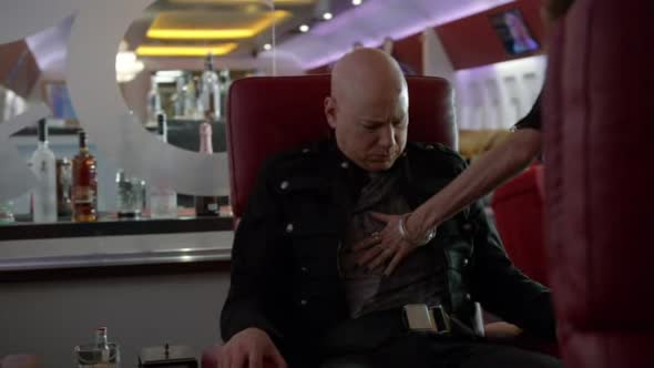 Náhled Californication.s6x06.V.oblacich.cz.avi (8)