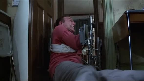 Náhled misery-nechce-zemrit-cz-dvdrip-warezfilm-webnode-cz.avi (6)