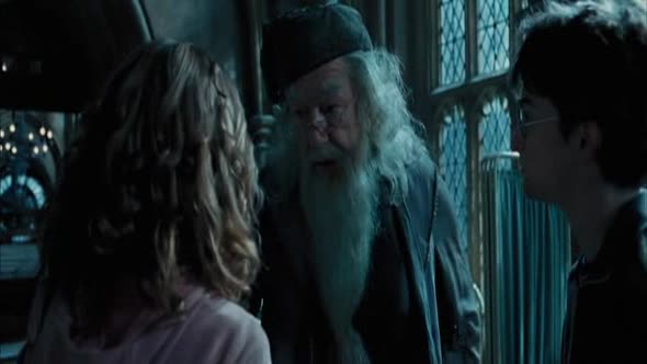 Náhled 3 Harry Potter a vezen z azkabanu (2004) CZ.avi (10)