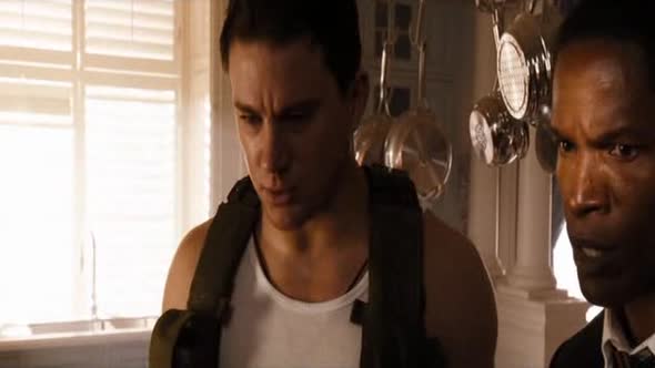 Náhled White.House.Down.2013.DVDRip.XviD.CZ.avi (6)
