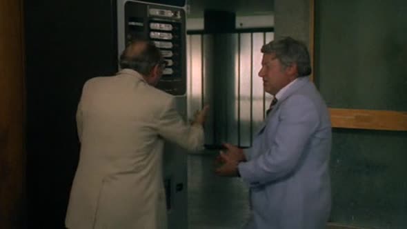 Náhled 03,Malery pana ucetniho 1 - Fantozzi-(1980).avi (9)