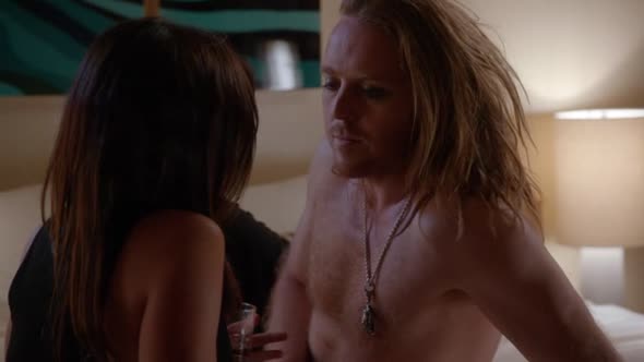 Náhled Californication.s6x09.Sileni psi a anglicani.cz.avi (8)