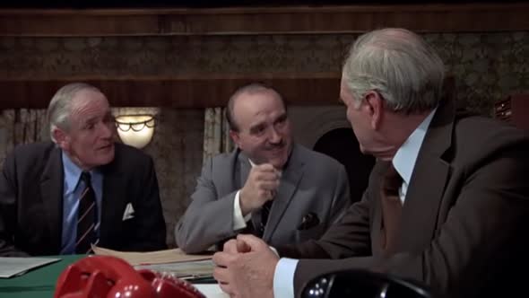 Náhled James Bond 09 - Muž se zlatou zbraní (1974).avi (4)