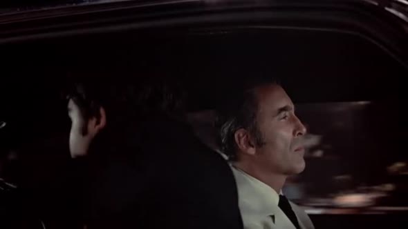 Náhled James Bond 09 - Muž se zlatou zbraní (1974).avi (8)