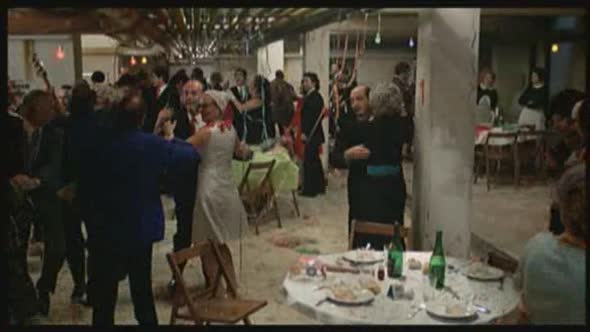 Náhled 01,Fantozzi-Zrození pana účetního-(1975).avi (5)