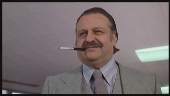 Náhled 01,Fantozzi-Zrození pana účetního-(1975).avi (6)