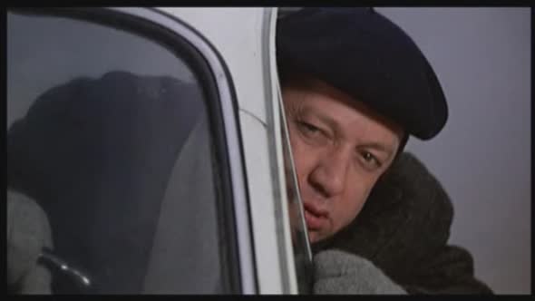 Náhled 01,Fantozzi-Zrození pana účetního-(1975).avi (7)