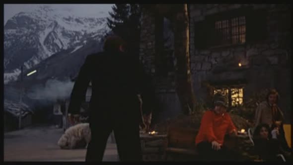 Náhled 01,Fantozzi-Zrození pana účetního-(1975).avi (10)