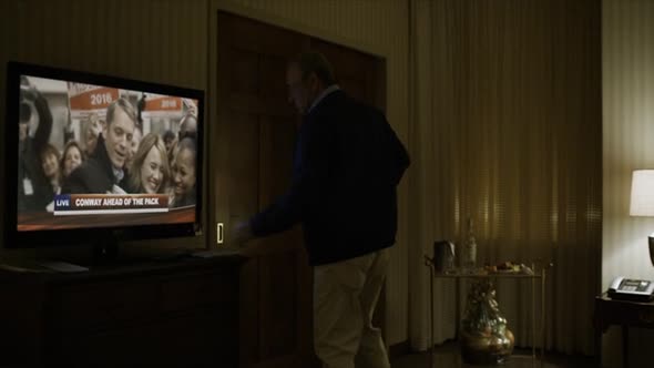 Náhled House.Of.Cards.S04E01.WEBRip.x264-TURBO.mp4 (3)