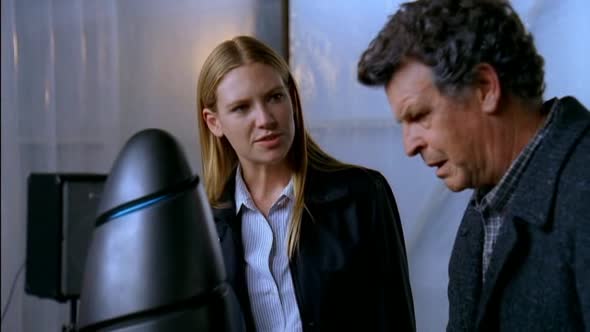 Náhled Hranice nemožného (Fringe) 1x04 - Příchod (DVDRip CZ EN dabing).avi (2)