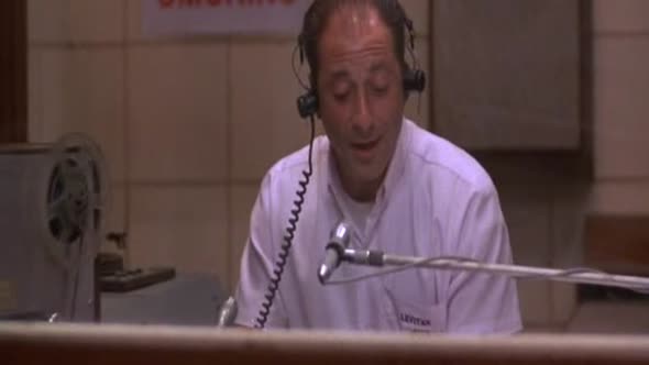 Náhled Dobre-rano-Vietname---Good-Morning-Vietnam-1987.avi (10)