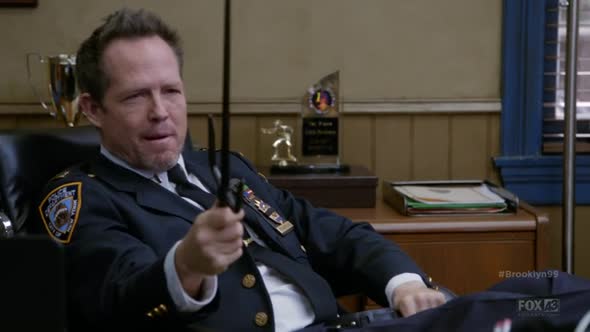 Náhled Brooklyn.Nine-Nine.S03E02.HDTV.x264-FLEET.mp4 (1)