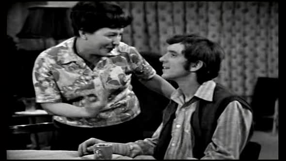 Náhled Taková normální rodinka 02 - Pred svatbou (1971).avi (3)
