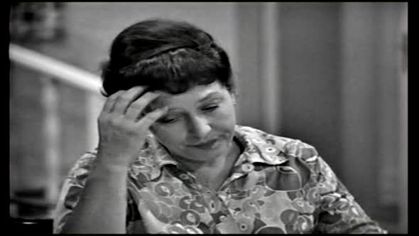 Náhled Taková normální rodinka 02 - Pred svatbou (1971).avi (5)