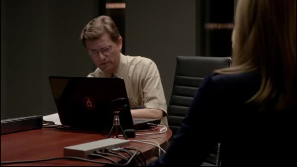 Náhled Ve jmenu vlasti - Homeland ( serial 2011 ) S01E06 CZ.avi (2)