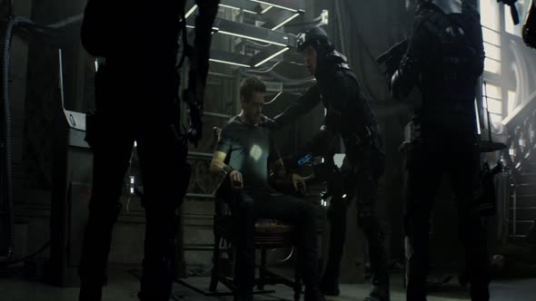 Náhled Total.Recall.2012.Theatrical.Cut.1080p.BluRay.CZ.mkv (9)