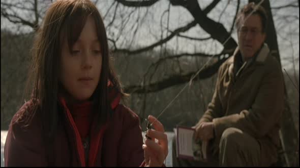 Náhled Hra-na-schovavanou-Dakota-Fanning-Robert-De-Niro---film-cz-dub-2005.avi (3)