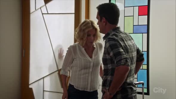 Náhled Modern.Family.S08E01.HDTV.x264-KILLERS.mkv (7)