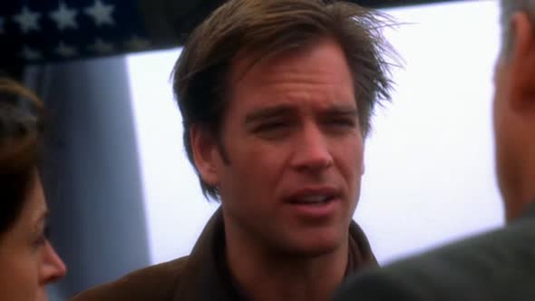 Náhled Námořní vyšetřovací služba - NCIS - S01E04 CZDAB.avi (3)
