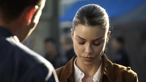 Náhled Lucifer.S02E01.720p.HDTV.X264-DIMENSION.mkv (2)