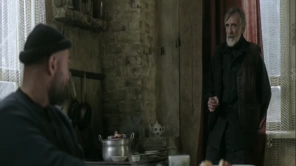 Náhled Mandarinky - Tangerines - 2014 BRrip HD1080p CZdabing.mkv (5)