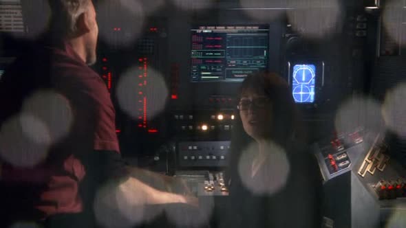 Náhled Battlestar Galactica CZ - 04x14 - Krev na vahach.avi (7)