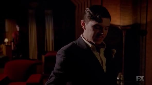 Náhled American Horror Story S05E02 CZtit.avi (6)