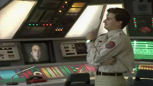 Náhled Červený trpaslík - Red dwarf S01E04 DVDrip CZDAB.avi (1)