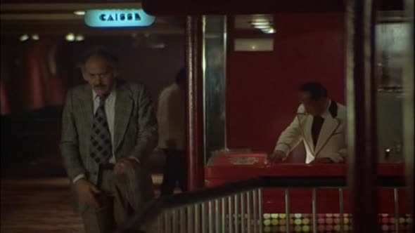 Náhled Belmondo---Lovec_hlav-1976-DVDripCZdub-.avi (2)