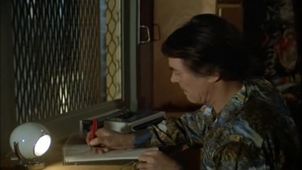 Náhled Belmondo---Lovec_hlav-1976-DVDripCZdub-.avi (5)