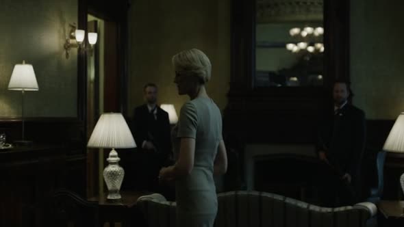 Náhled House.Of.Cards.S04E13.Chapter.52.WEBRip.x264-TURBO.mp4 (3)