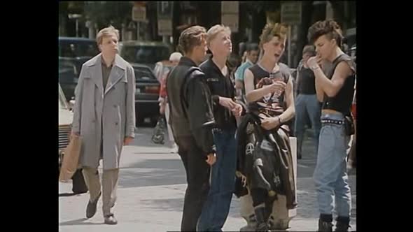 Náhled Vrať se do hrobu! (1989).avi (5)