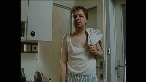 Náhled Vrať se do hrobu! (1989).avi (6)