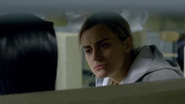 Náhled Orange is the new black s04e13.avi (10)