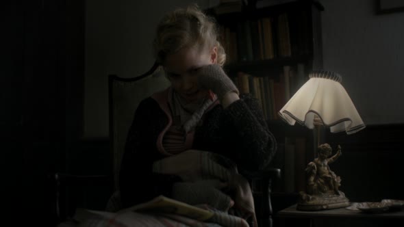 Náhled The.Crown.S01E04.720p.WEBRip.X264-DEFLATE.mkv (3)