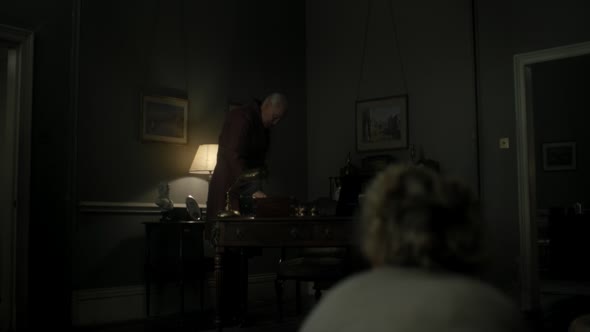 Náhled The.Crown.S01E04.720p.WEBRip.X264-DEFLATE.mkv (5)