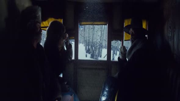 Náhled 8 hroznych (BDRip) (CZ dabing) (CZ forced).avi (1)