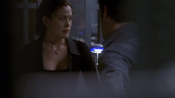 Náhled 24 Hodin - 24 S03E01 DVDrip CZDAB.avi (4)