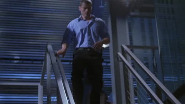 Náhled 24 Hodin - 24 S03E01 DVDrip CZDAB.avi (8)