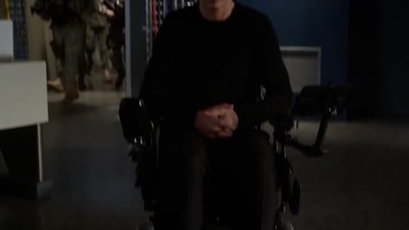 Náhled THE FLASH S01E14 CZTIT - scifi, akční seriál.avi (7)