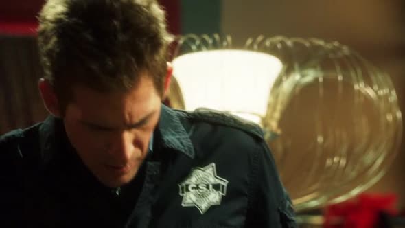 Náhled Kriminalka Las Vegas 13x14 Exile DVDRip.CZdab.avi (2)