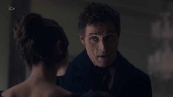 Náhled Victoria.S01E03.HDTV.x264-RiVER.mkv (10)