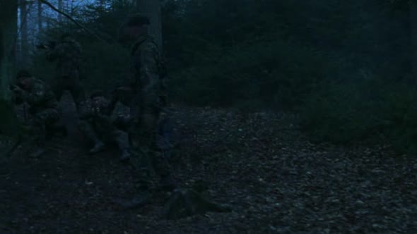 Náhled Psí vojáci (2002) akční horor, cz dabing.avi (3)