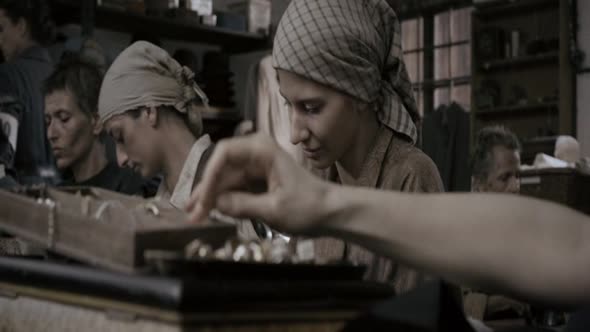 Náhled Colette.2013.BRRip.XviD.CZ-TreZzoR.avi (2)