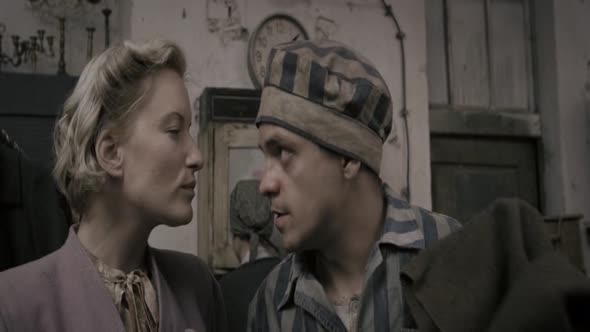 Náhled Colette.2013.BRRip.XviD.CZ-TreZzoR.avi (4)