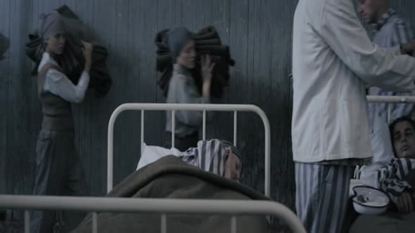 Náhled Colette.2013.BRRip.XviD.CZ-TreZzoR.avi (5)