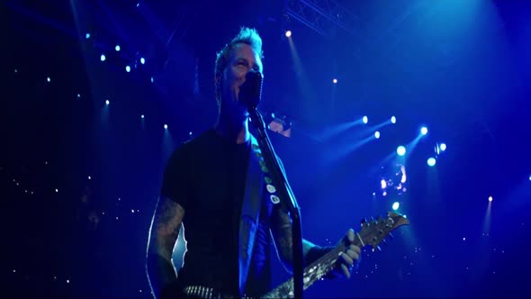 Náhled Metallica.Through.The.Never.2013.1080p.BluRay.DTS-HD.MA.5.1.x264-PublicHD.avi (9)
