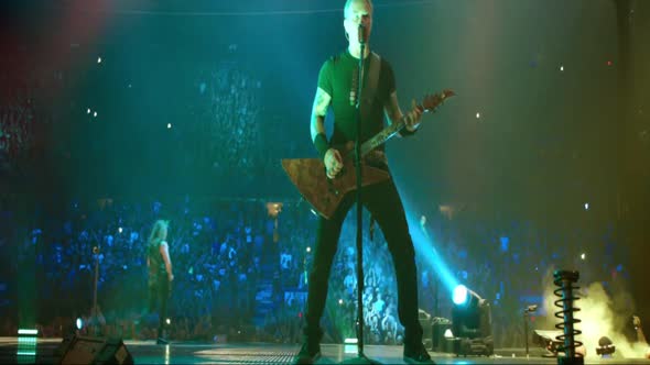 Náhled Metallica.Through.The.Never.2013.1080p.BluRay.DTS-HD.MA.5.1.x264-PublicHD.avi (10)
