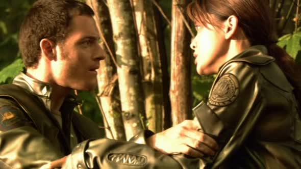 Náhled Battlestar Galactica CZ - 01x08 - Z masa a kost.avi (6)